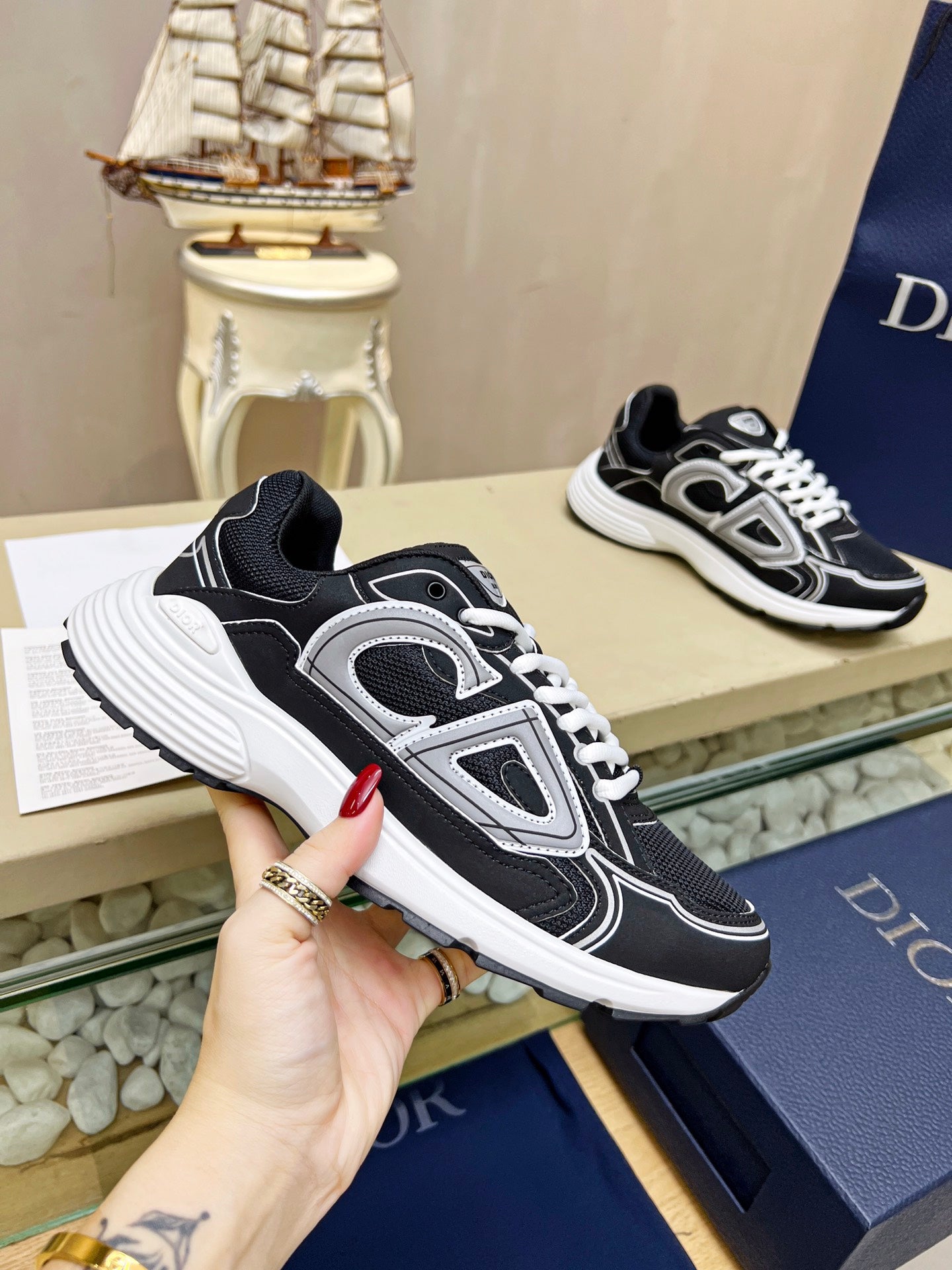 Navuu B30 Trainers